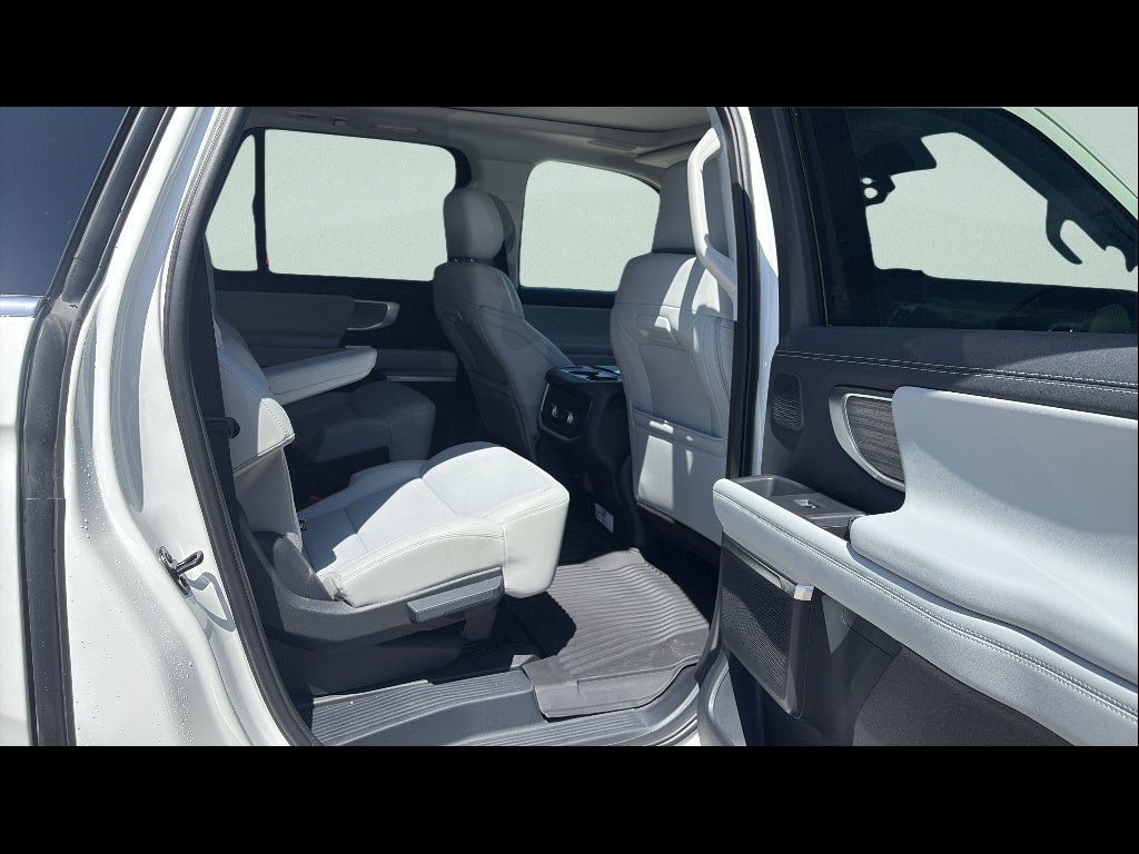 Used 2025 Ford Expedition Max Platinum w/ Driver's Package AWD/4WD image 23