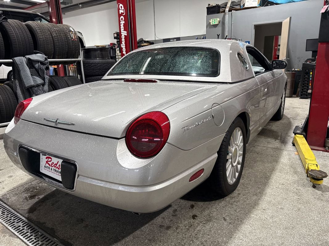Used 2004 Ford Thunderbird image 37