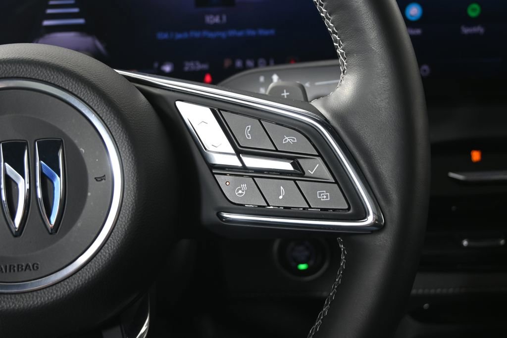 Used 2025 Buick Enclave Avenir image 40