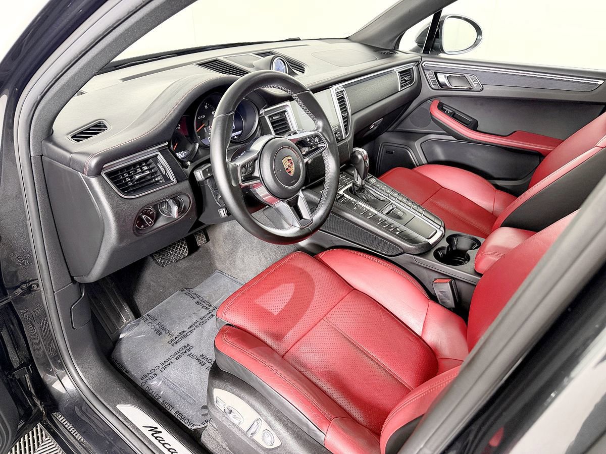 Used 2017 Porsche Macan GTS AWD/4WD image 30