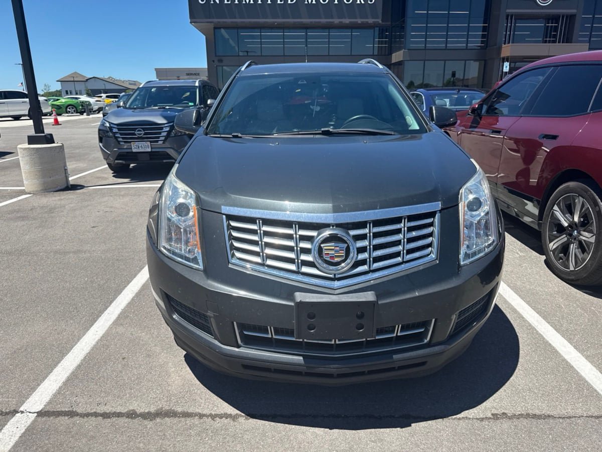 Used 2014 Cadillac SRX Luxury w/ Driver Awareness Package AWD/4WD image 2