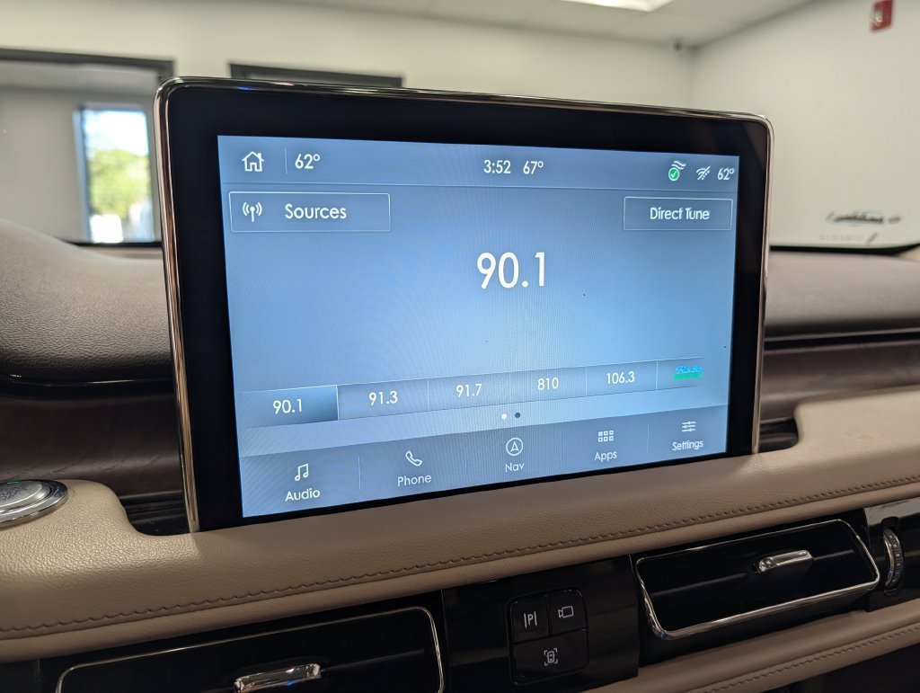Used 2023 Lincoln Aviator Reserve w/ Equipment Group 201A AWD/4WD image 13