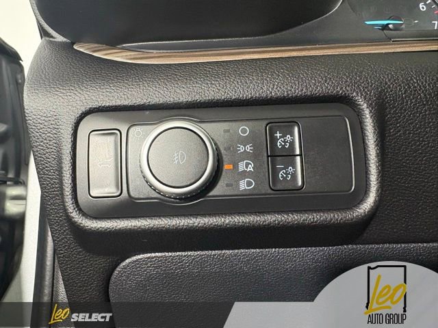 Used 2022 Ford Explorer Limited w/ Equipment Group 301A AWD/4WD image 28
