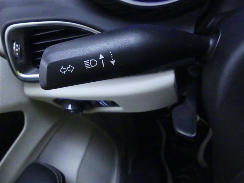 Used 2023 Chrysler Pacifica Limited AWD/4WD image 22