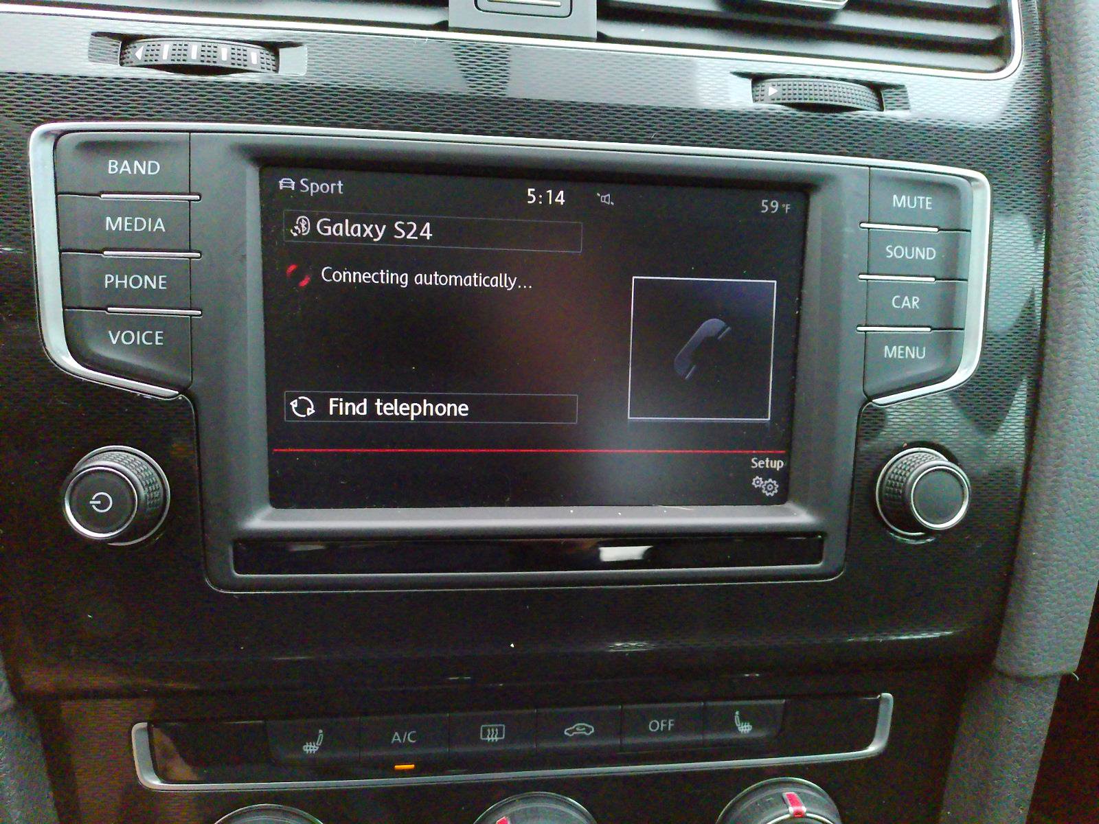 Used 2017 Volkswagen GTI SE image 18