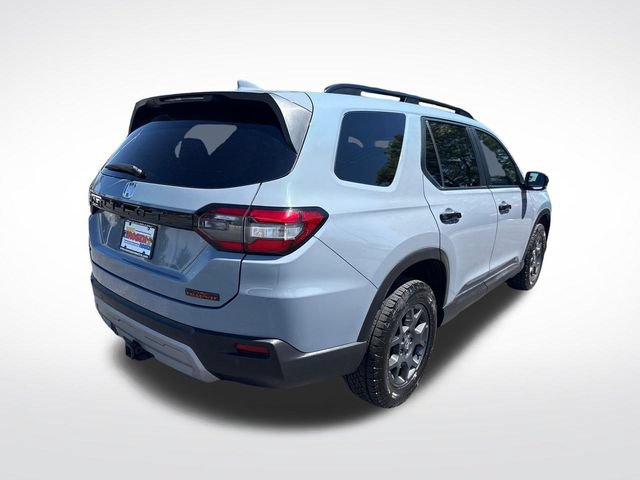 Certified 2025 Honda Pilot TrailSport image 5