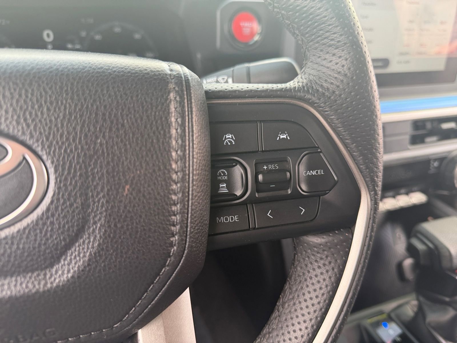 Certified 2025 Toyota Tacoma TRD Off-Road image 19