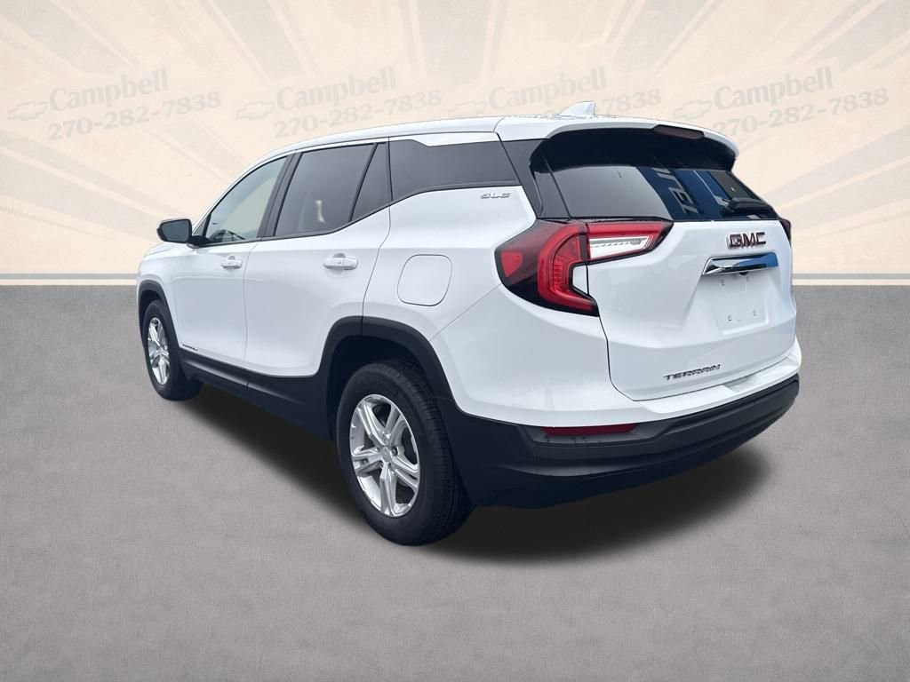 Used 2023 GMC Terrain SLE image 3