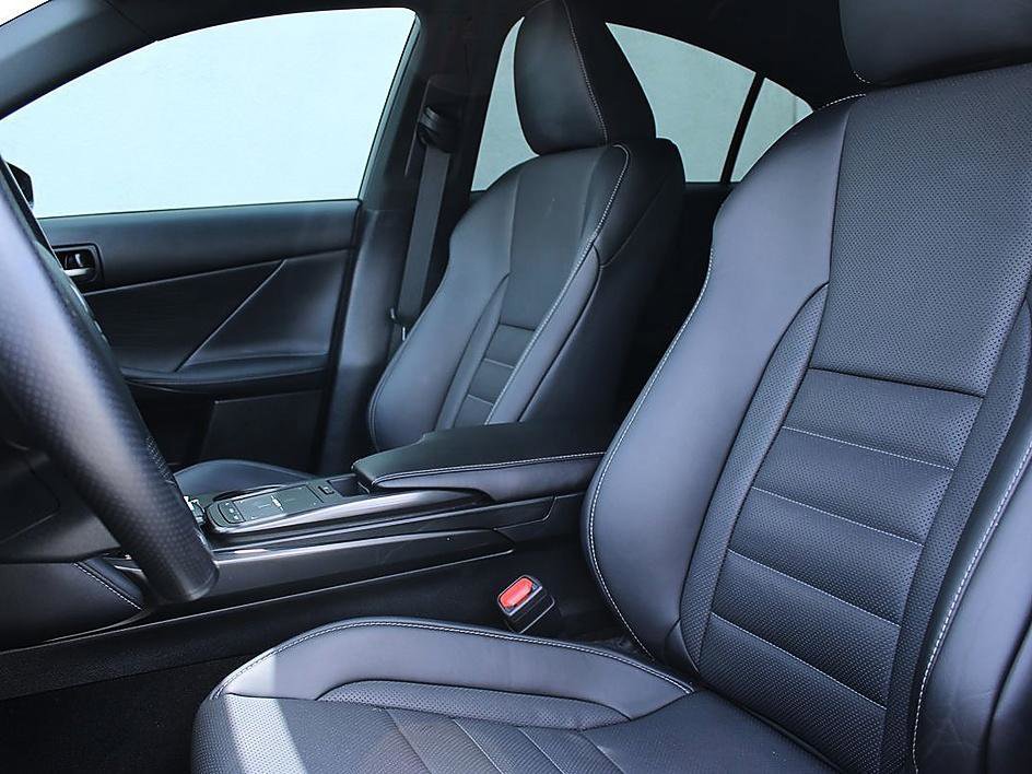 Used 2024 Lexus IS 350 F Sport RWD image 11