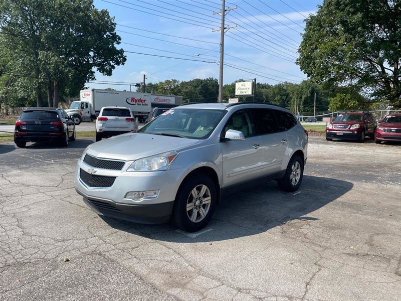 Used 2010 Chevrolet Traverse LT FWD image 1