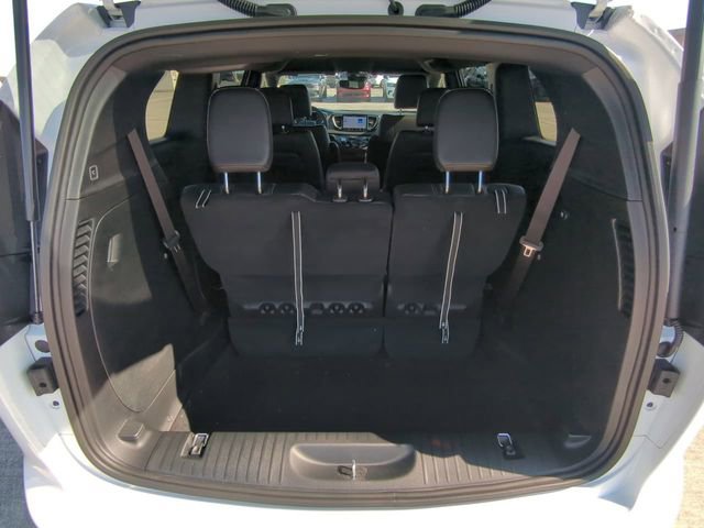 New 2026 Chrysler Pacifica Select w/ S Appearance Package image 14