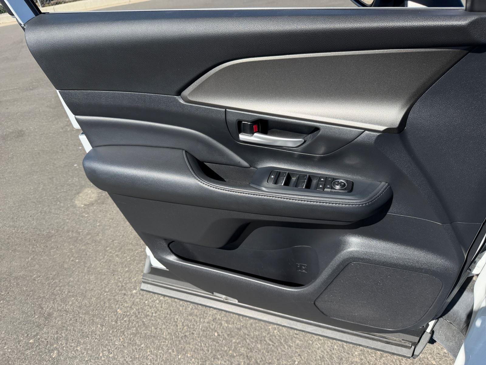Certified 2024 Toyota Grand Highlander AWD image 21