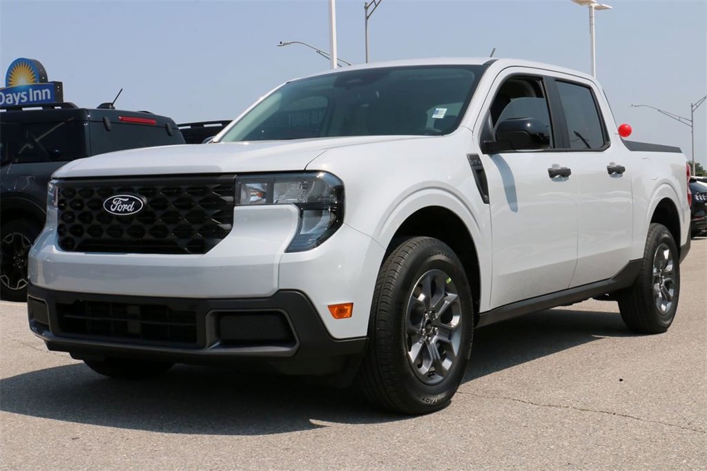New 2025 Ford Maverick XLT