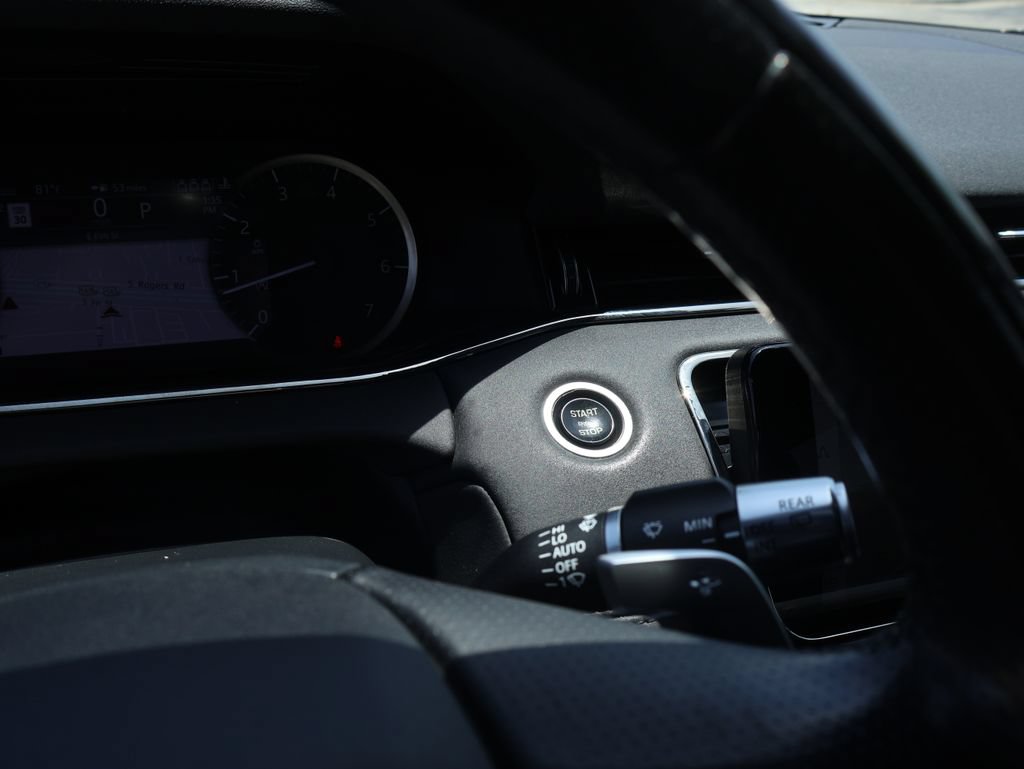 Used 2022 Land Rover Range Rover Evoque R-Dynamic S AWD/4WD image 31