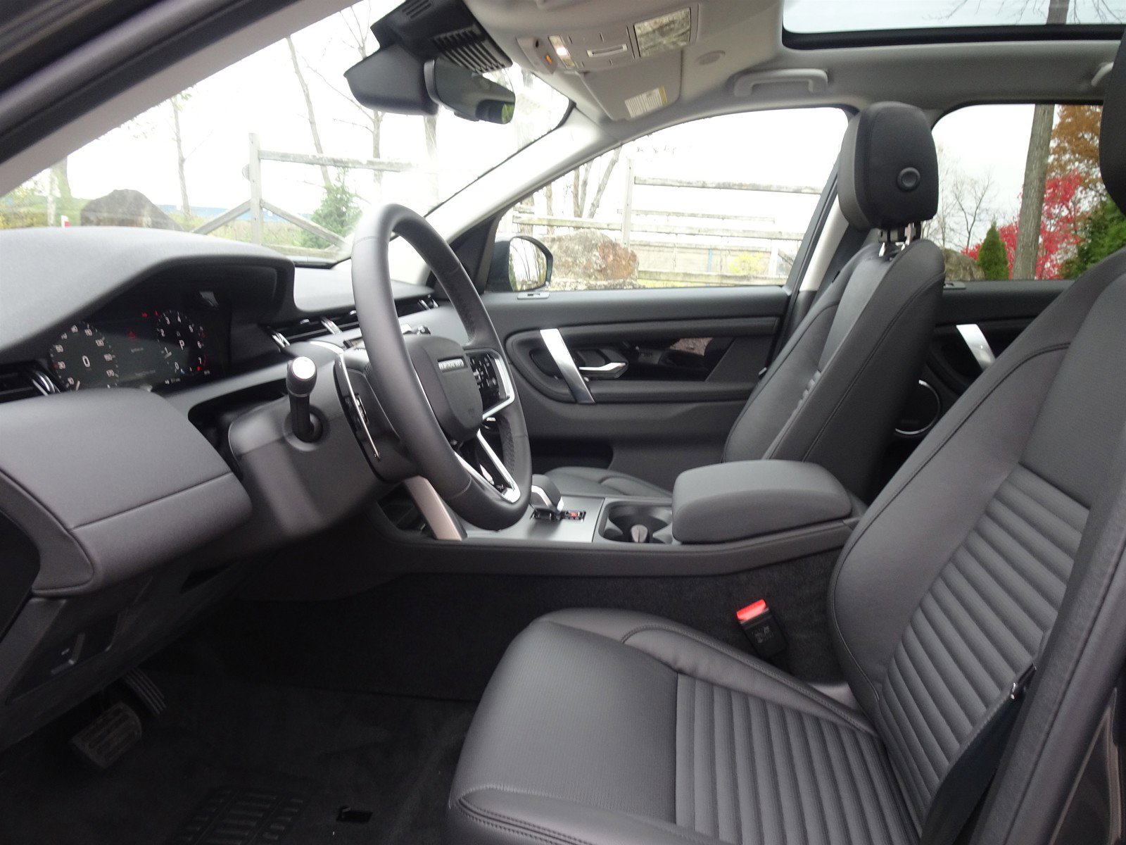 New 2025 Land Rover Discovery Sport S image 13