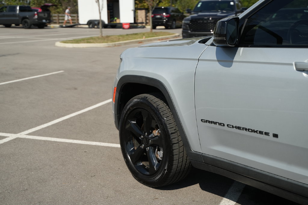 Used 2021 Jeep Grand Cherokee L Laredo RWD image 43