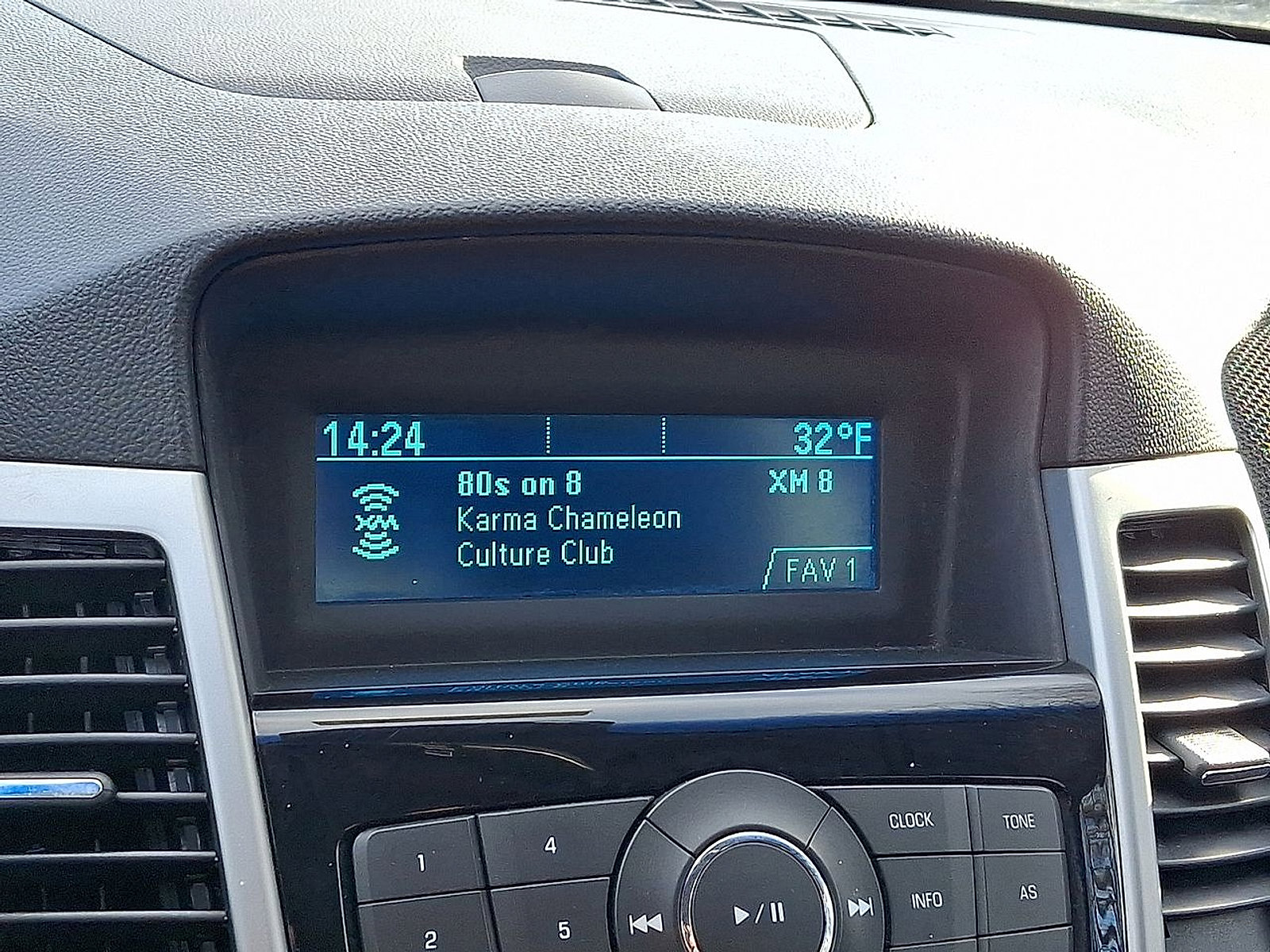 Used 2014 Chevrolet Cruze LT image 29