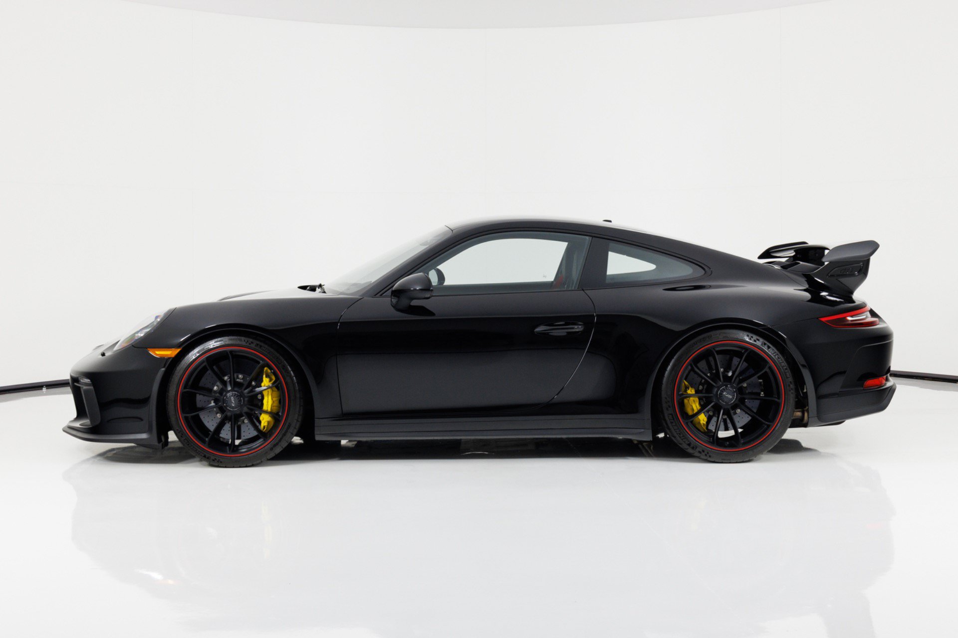 Used 2018 Porsche 911 GT3 RWD image 6