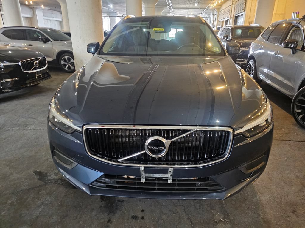 Used 2021 Volvo XC60 T5 Momentum w/ Premium Package AWD/4WD image 6