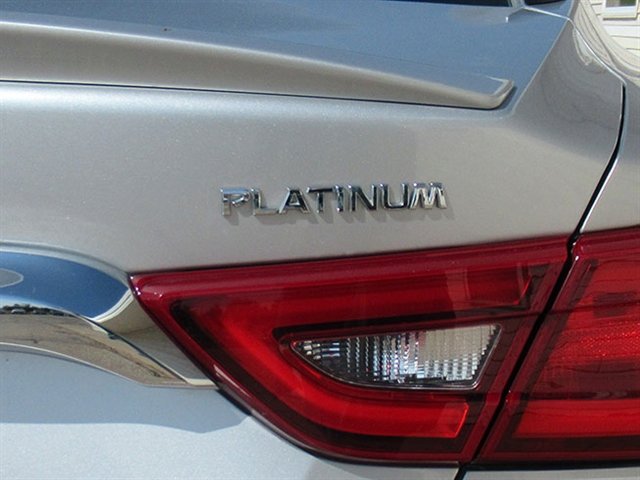 Used 2016 Nissan Maxima Platinum w/ Interior Lighting Package image 39