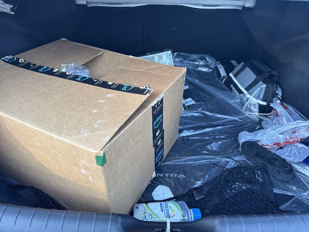New 2025 Hyundai Elantra SEL w/ Cargo Package FWD image 19