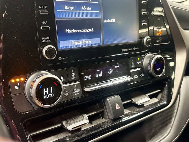 Used 2020 Toyota Highlander XLE AWD/4WD image 14