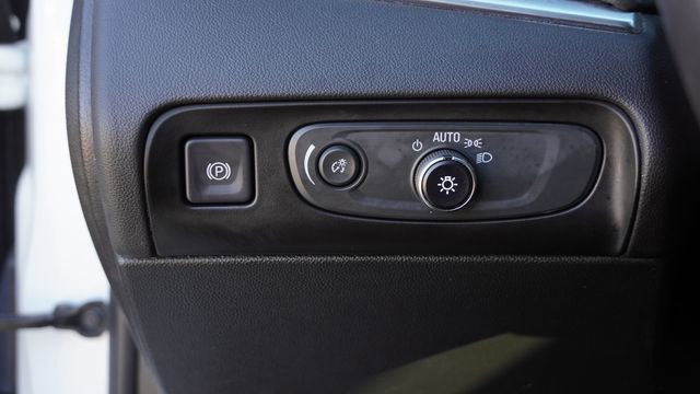 Used 2019 Buick Enclave Essence w/ LPO, Sport Appearance Package image 24