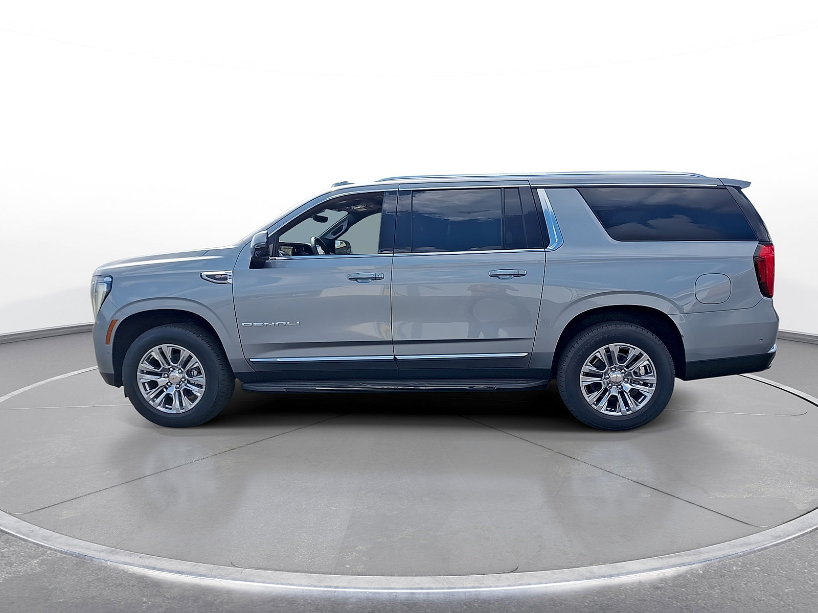 New 2026 GMC Yukon XL Denali w/ Advanced Technology Package AWD/4WD image 5