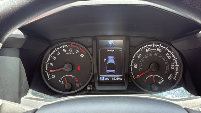 Used 2023 Toyota Tacoma SR w/ SR Convenience Package RWD image 21