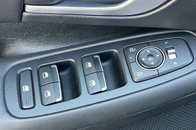 Used 2025 Hyundai Sonata SEL FWD image 12