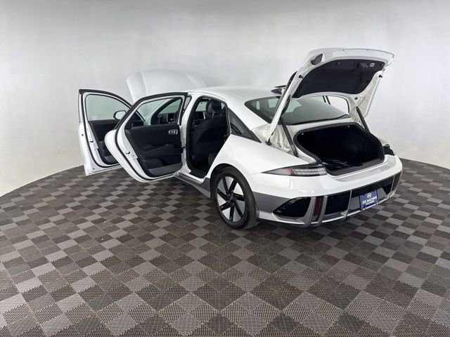 Used 2024 Hyundai Ioniq 6 SE RWD image 17