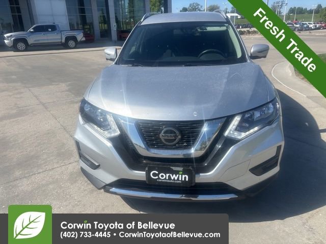 Used 2018 Nissan Rogue SV w/ Premium Package AWD/4WD image 9