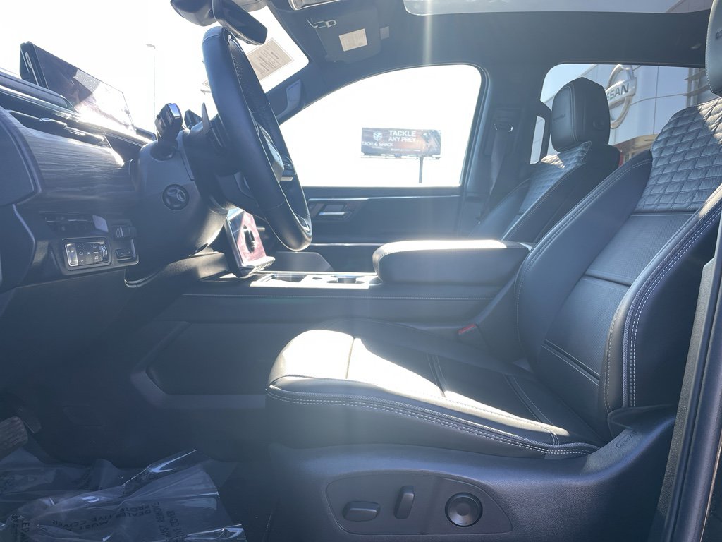Used 2025 GMC Sierra EV Denali AWD/4WD image 10