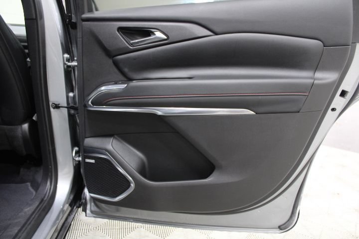 Used 2025 Chevrolet Traverse RS AWD/4WD image 28