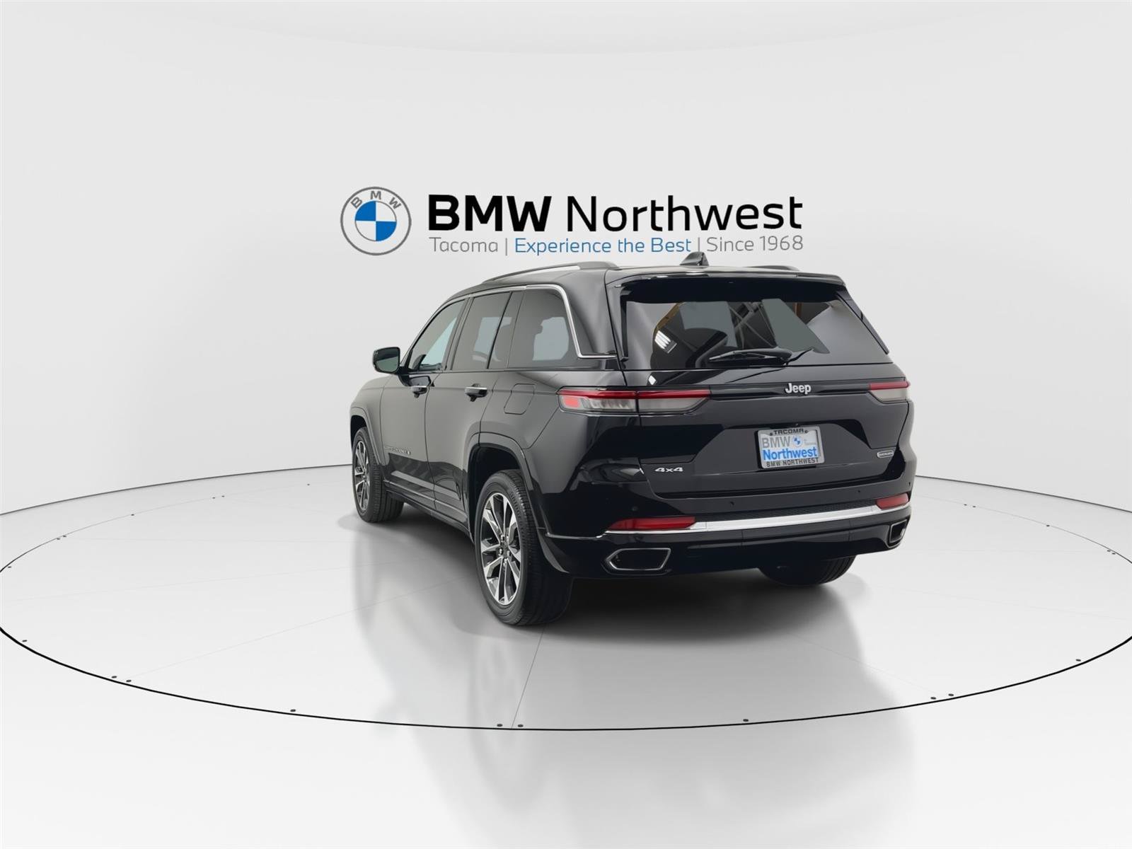 Used 2022 Jeep Grand Cherokee Overland AWD/4WD image 13