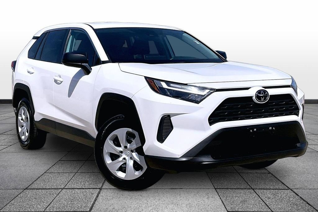 Used 2024 Toyota RAV4 LE AWD/4WD image 2