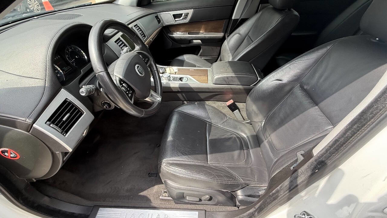 Used 2013 Jaguar XF RWD image 44
