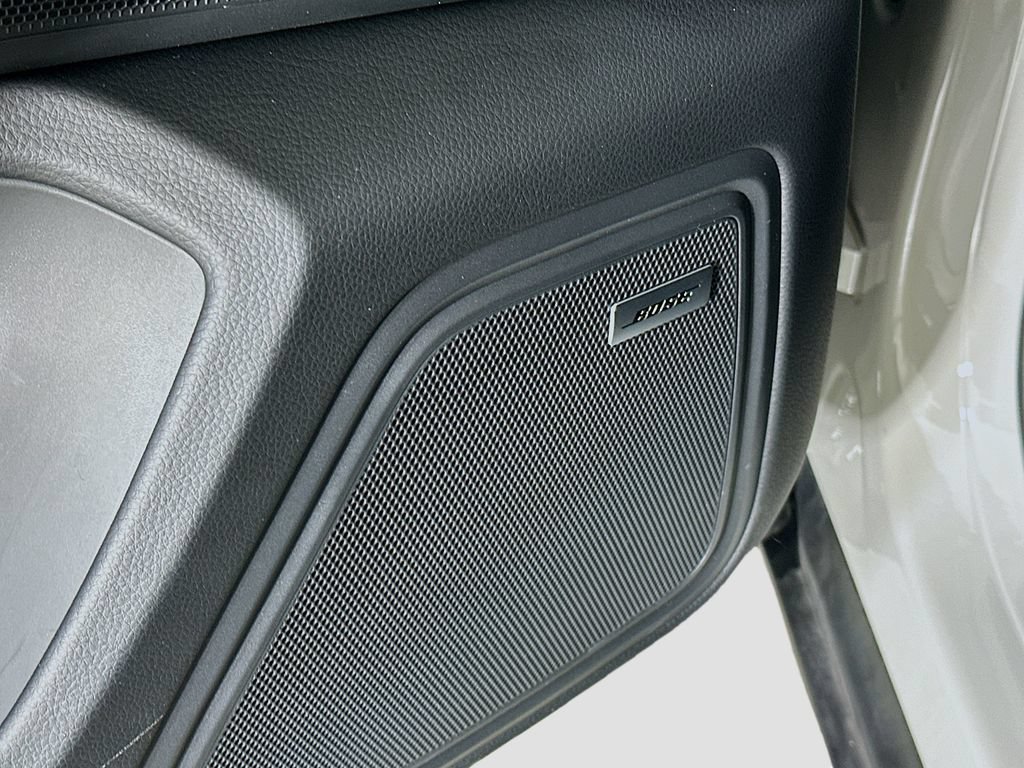 New 2025 Porsche Macan AWD/4WD image 21