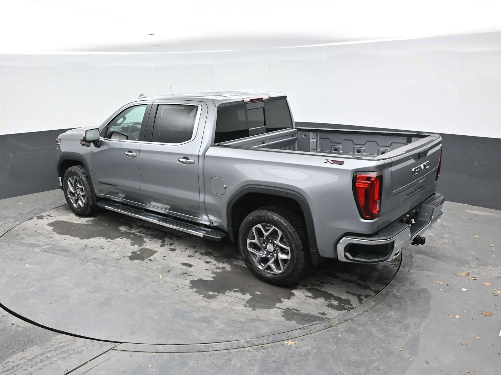 New 2026 GMC Sierra 1500 SLT w/ SLT Premium Package AWD/4WD image 11