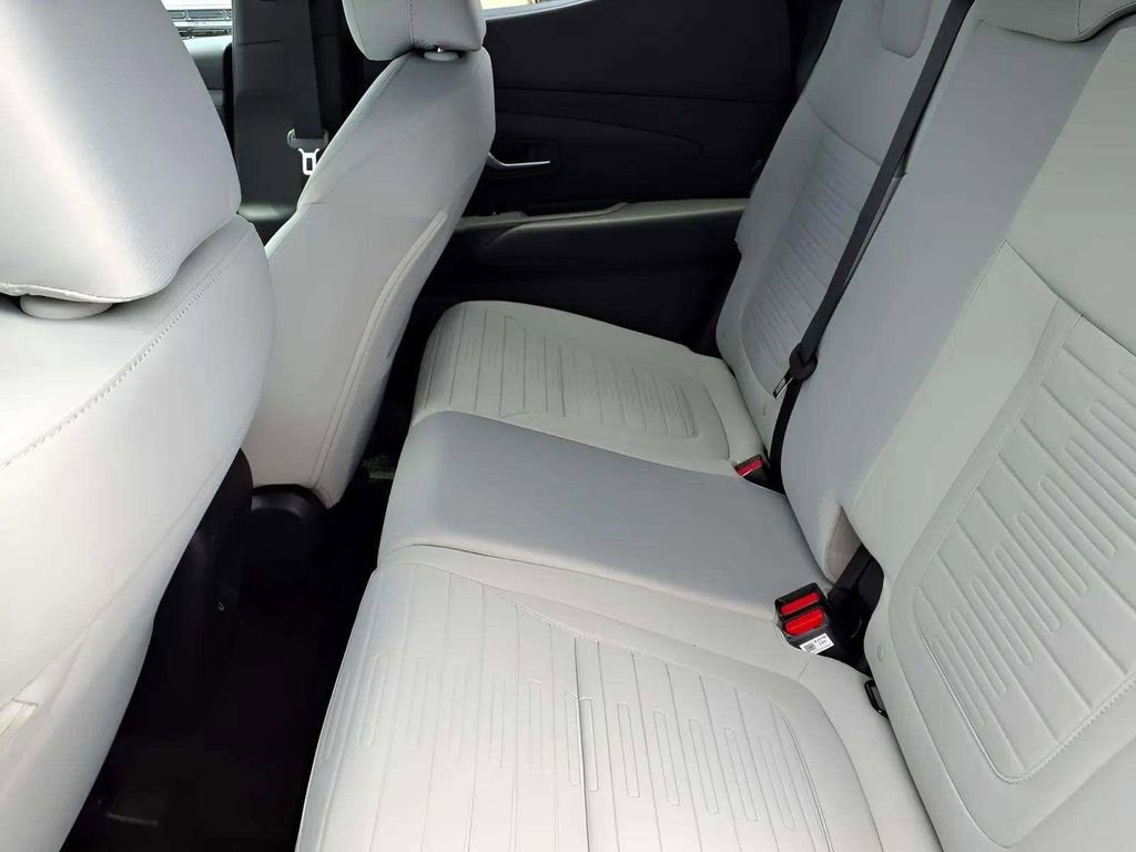 New 2026 Hyundai Santa Cruz SE FWD image 11