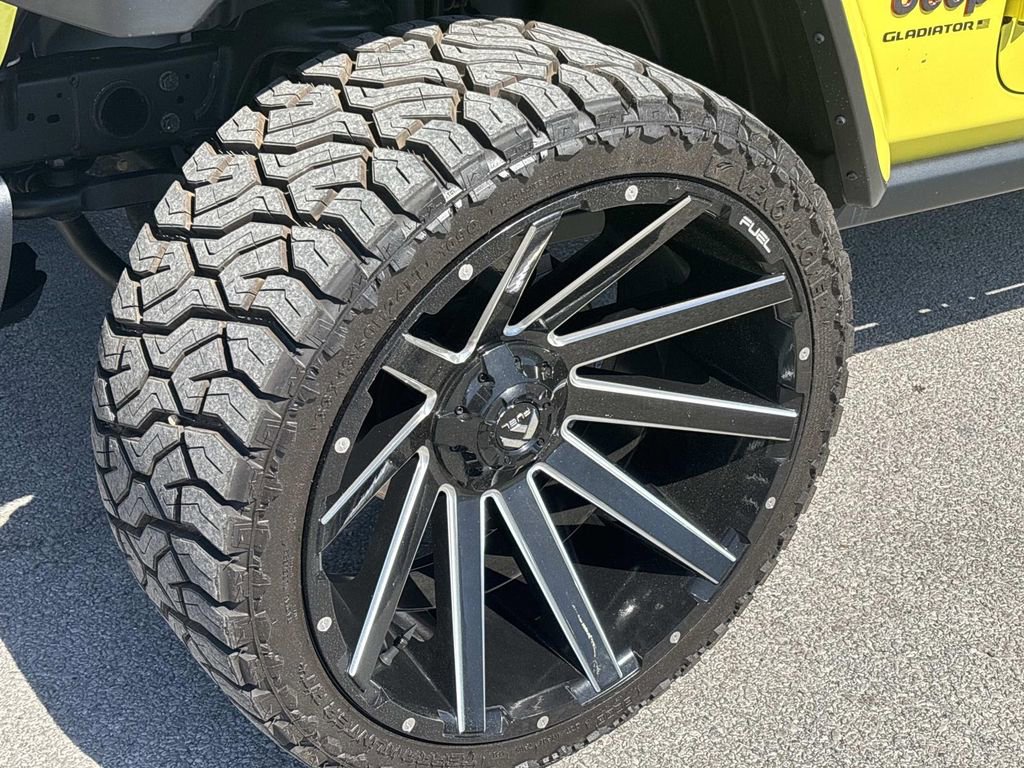 Used 2023 Jeep Gladiator Rubicon w/ LED Lighting Group image 9