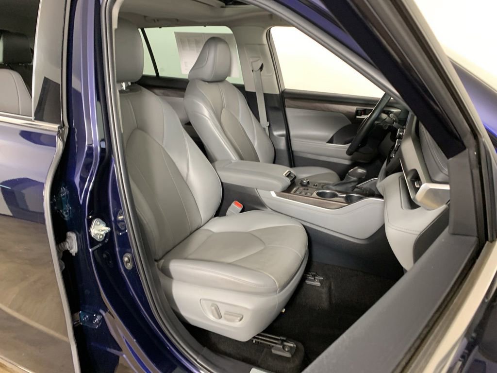 Used 2023 Toyota Highlander Limited AWD/4WD image 42