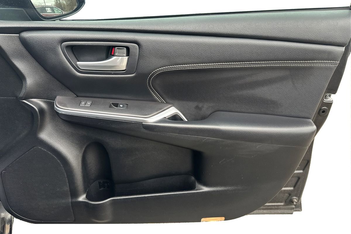 Used 2017 Toyota Camry XLE image 21