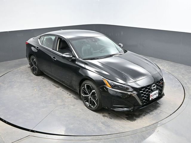 Used 2025 Nissan Altima 2.5 SR image 32