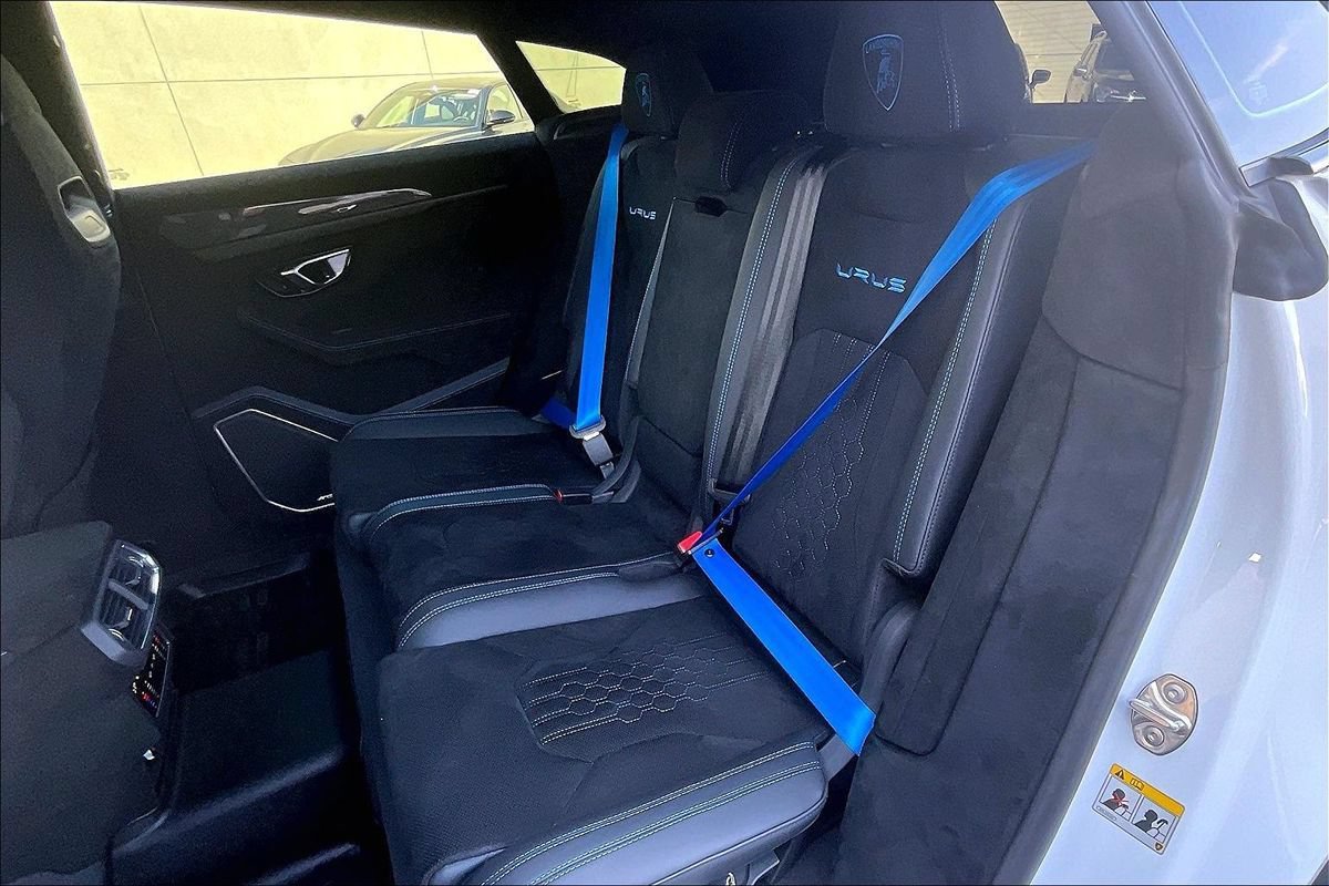 Used 2023 Lamborghini Urus Performante AWD/4WD image 27