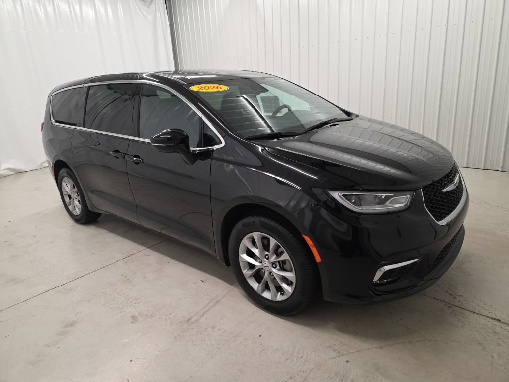 Used 2026 Chrysler Pacifica Limited AWD/4WD image 7