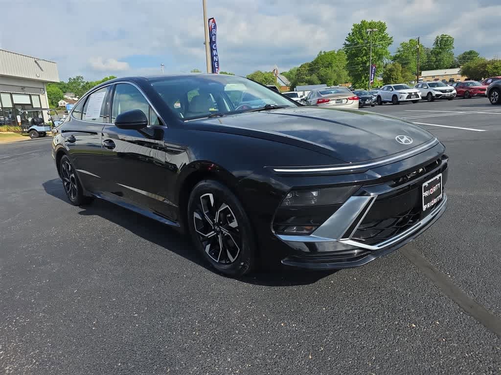 Used 2024 Hyundai Sonata SEL FWD image 3
