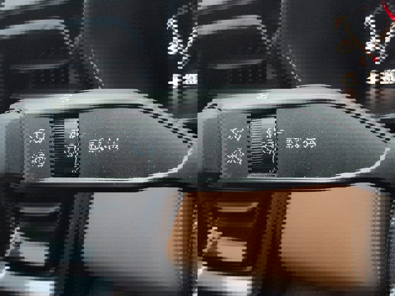 Certified 2025 GMC Canyon AT4 w/ AT4 Premium Package image 35