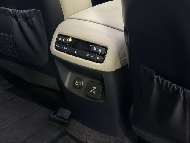 Used 2024 Hyundai Palisade Calligraphy image 28