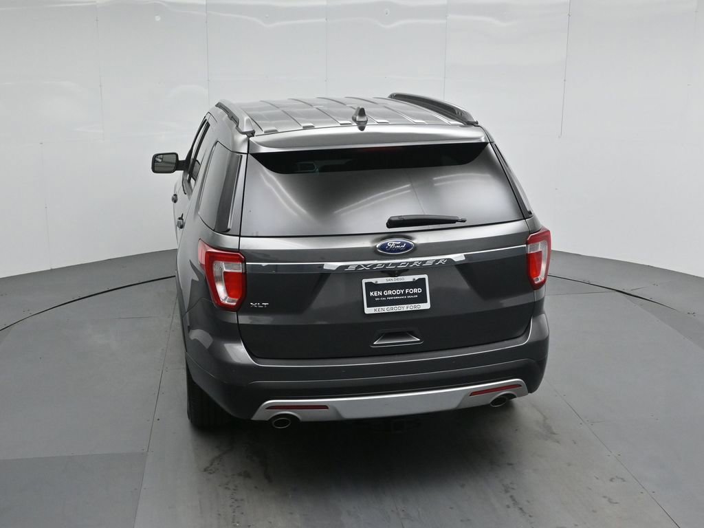 Certified 2017 Ford Explorer XLT w/ Equipment Group 202A FWD image 44